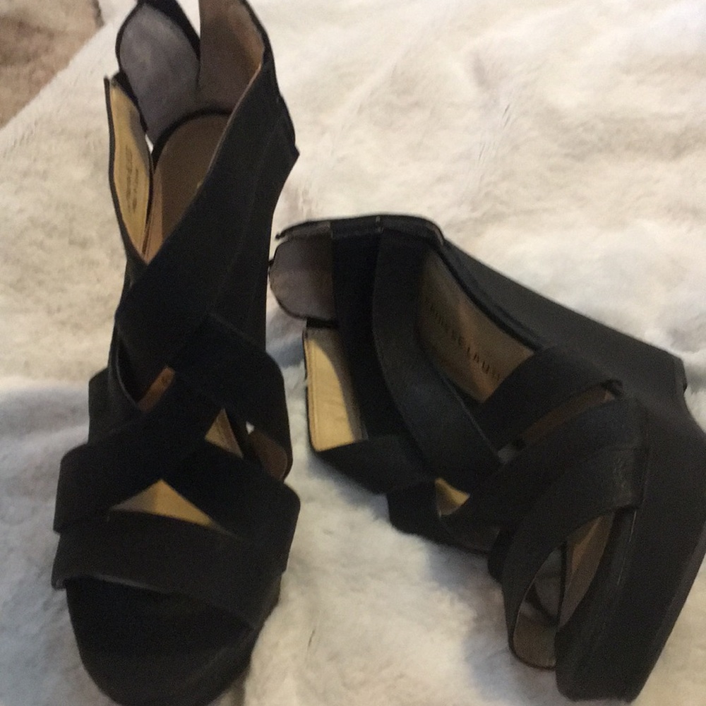 Platform sandals NWOT